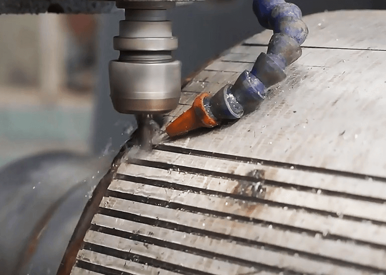 O Rolo De Máquina De Trituradora De Borracha